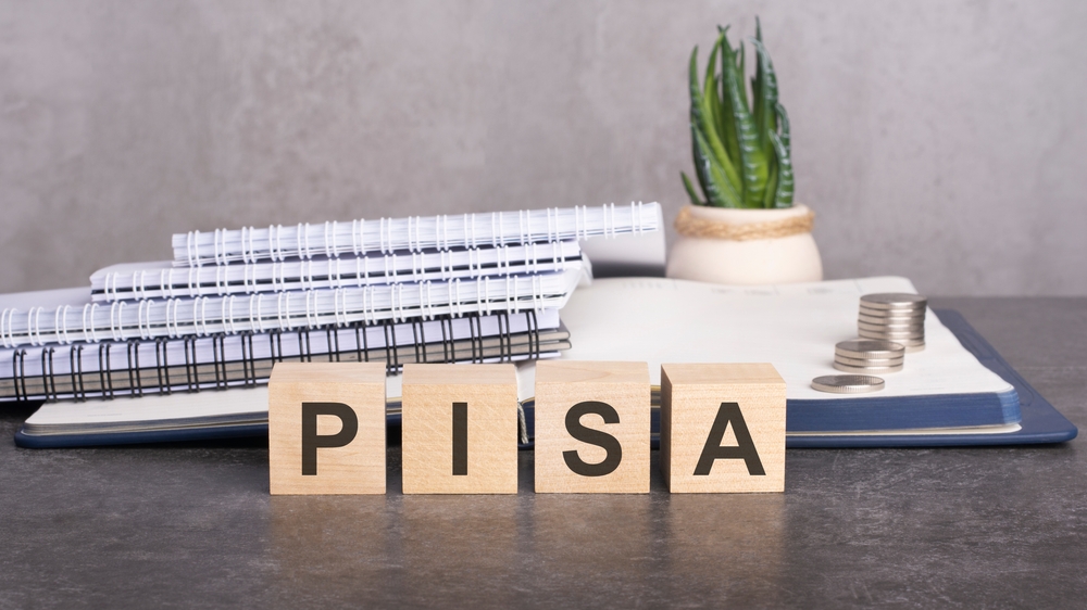     
				   Rezultatele PISA 2025 arată cea mai slabă performanță a României din ultimul deceniu  