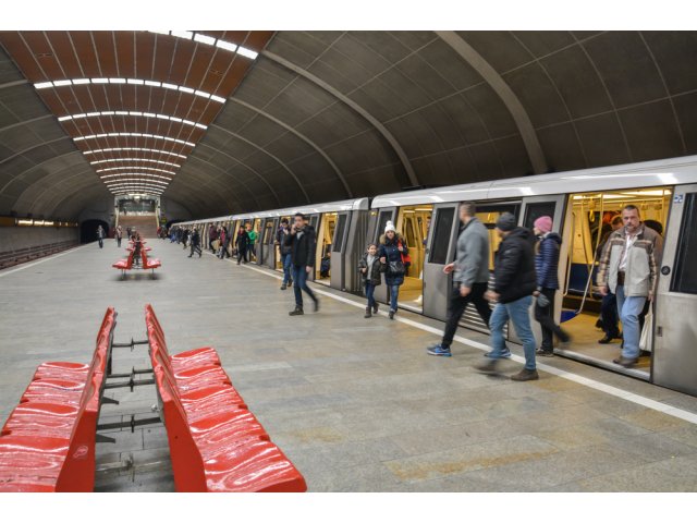 Metrorex a scăzut timpii de aşteptare în staţiile de metrou