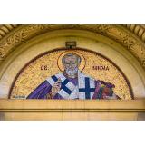 Legenda Sf&acirc;ntului Nicolae, sf&acirc;ntul sufletelor nevoiașe. Află de ce pune Moș Nicolae cadouri &icirc;n ghete pe 6 decembrie