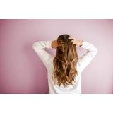 Păr cu volum aerat și mișcare naturală: rutina care aduce lejeritate, fără să &icirc;ncarce firul