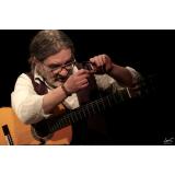 Cea mai solo chitară solo c&acirc;ntă &icirc;n cel mai boem loc din București. Recital Maxim Belciug