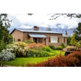 5 materiale de care ai nevoie pentru amenajarea unei curți