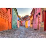 5 orașe de vizitat din Rom&acirc;nia care te vor face să crezi că ai nimeri &icirc;n altă țară 