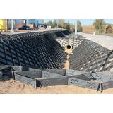 Avantajele geocelulelor &icirc;n prevenirea eroziunii pe pante abrupte