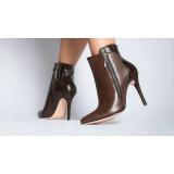 Botinele de damă &icirc;n sezonul cald: idei de outfituri fresh și cu stil