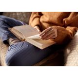 Cărțile de ficțiune: O evadare din realitate și o călătorie a emoțiilor