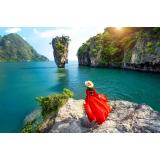 Cum ajungi la Insula James Bond și de ce este o destinație de vis pentru orice călător?