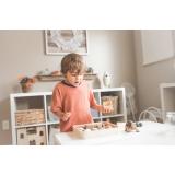 Cum s-a schimbat copilăria &icirc;n Rom&acirc;nia: de la șotron la realitate augmentată