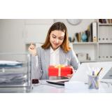 Cum să oferi cadouri memorabile fără a depăși bugetul alocat: 4 recomandări utile