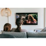 Cum te poate ajuta un televizor și un cablu HDMI să ai seri de neuitat cu prietenii?