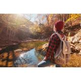 Cum te pregătești pentru o drumeție de toamnă la munte