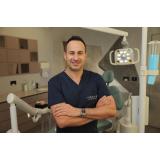 Diferența dintre implanturile dentare și alte soluții de &icirc;nlocuire a dinților 