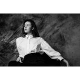 Eleganță fără efort: ghidul complet pentru purtarea cămășilor &icirc;n ținute moderne