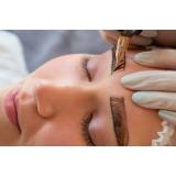 Laminare spr&acirc;ncene vs. microblading: care este metoda potrivită pentru tine?