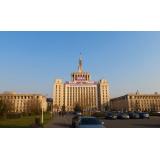 O femeie a murit după ce a căzut de pe Casa Presei din București