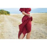 Rochii elegante sau salopete elegante? Stilul feminin care impresionează la orice eveniment