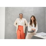 Sfaturi de stil: cum să porți cămăși office &icirc;n mod creativ