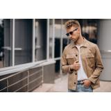 Stilul smart-casual: ghid pentru a crea o garderobă profesională și confortabilă