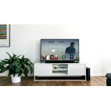 Televizoare accesibile pentru studenți: Cum să-ți echipezi camera de cămin sau locuința &icirc;n chirie cu resurse limitate