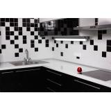 Top 5 motive pentru care blaturile de bucătărie lucioase sunt preferatele designerilor