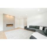 Transformă livingul &icirc;ntr-un spațiu modern cu ajutorul colțarelor la comandă