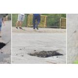 Al doilea pod surpat &icirc;n Neamț. O gaură uriașă a apărut &icirc;ntre sensurile de mers 