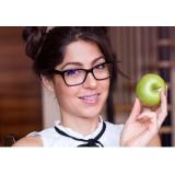 Alimente sigure &icirc;n timpul tratamentului ortodontic: ce poți m&acirc;nca atunci c&acirc;nd porți aparat dentar