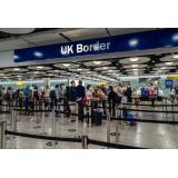 Angajații de la aeroporturile din Marea Britanie au intrat &icirc;n grevă. A fost nevoie de ajutorul armatei