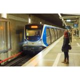 Angajații Metrorex pichetează Guvernul. Aceștia amenință cu greva generală