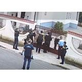 Azilele groazei: 11 persoane vulnerabile găsite de Poliție &icirc;ntr-un imobil &icirc;n construcție din Tunari. Au fost mutate dintr-un centru din Voluntari pentru a nu fi găsite de autorități