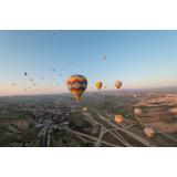 Un balon cu aer cald din Cappadocia s-a prăbușit. Două persoane au decedat