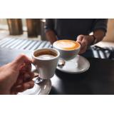 Descoperă c&acirc;te cafele poți bea pe zi și care este varianta indicată de preparare