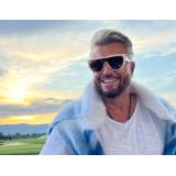 Cătălin Botezatu aproape a fost mușcat de un rechin. Vacanța i s-ar fi putut transforma &icirc;ntr-un coșmar