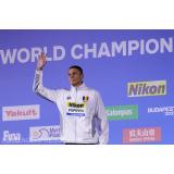 David Popovici, noua revelație a sportului rom&acirc;nesc. C&acirc;ți bani va c&acirc;știga după ce a devenit dublu campion mondial la &icirc;not