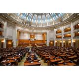 Scandal &icirc;n Parlament. Șefii ASF au anunțat că &icirc;și apără salariile de 12.000 de euro și nu vor să demisioneze