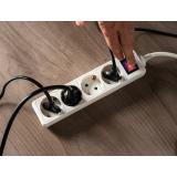 Consumul de curent al utilizatorilor casnici din Rom&acirc;nia, mai mic cu 15% &icirc;n primele luni ale anului. Exporturile de energie electrică sunt &icirc;n creștere