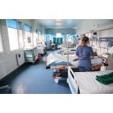 Criza de personal medical se ad&acirc;ncește. Un oraș din Rom&acirc;nia oferă locuințe de serviciu, pentru a-i &icirc;ncuraja pe doctori să se angajeze la stat