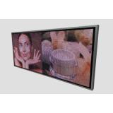 Cum poţi programa aceeaşi reclamă cu video, imagini sau texte color