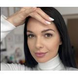 Deea Maxer, surprinsă cu un buchet de lalele de către noul iubit: &bdquo;Liniște și m&acirc;ng&acirc;iere&rdquo;