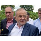 Dumitru Buzatu, prins &icirc;n flagrant lu&acirc;nd mită. Președintele CJ Vaslui a fost reţinut de procurorii DNA