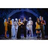 Familia Addams vizitează Craiova. Spectacolul Outfitul Șearpelui se vede la București 