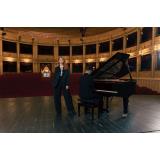 Feli lansează &bdquo;M&acirc;inile&rdquo;, piesa-balsam pentru sufletele &icirc;ndrăgostite