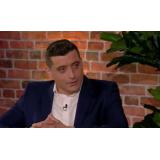 A rămas o grămadă de m&acirc;ncare de la nunta lui George Simion. Ce va face liderul AUR cu toate alimentele: &bdquo;Avem și br&acirc;nză de la nea Gigi&rdquo;