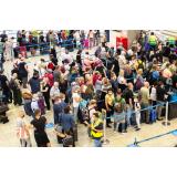 Guvernul a &icirc;nființat o celulă de criză și trimite aeronave Tarom pentru rom&acirc;nii blocați &icirc;n străinătate după oprirea zborurilor Blue Air