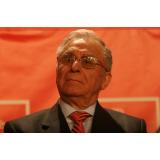 Guvernul cere anularea titlului de luptător la Revoluție a lui Ion Iliescu