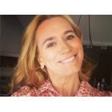 Andreea Esca, luată la bani mărunți de Iulia Albu. Ce a avut de zis criticul de modă despre stilul ei vestimentar