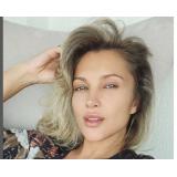 Au trecut trei ani de la moartea mamei Lorei. Mesajul dureros transmis de artistă: &bdquo;&Icirc;mbrățişează-ți părinții pentru mine&rdquo;