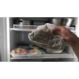 M&acirc;ncare expirată &icirc;n mai multe restaurante din Poiana Brașov, &icirc;nainte de Revelion. ANPC le &icirc;nchide, comercianții contestă decizia