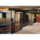 Metrorex testează două porți anti-suicid, după 10 ani de discuții și zeci de tragedii la metrou 