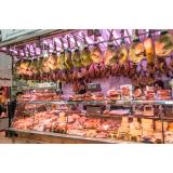 Nicio masă de Crăciun fără carne. De la c&acirc;t pornește prețul unui coș de Crăciun de la producătorii locali